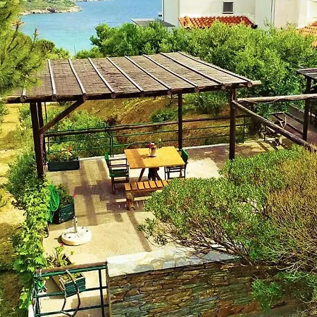 Stone Kypri Andros Tatil Evi *