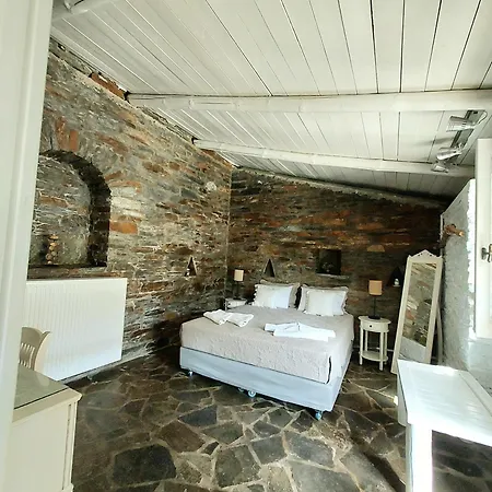 Stone Kypri Andros Tatil Evi